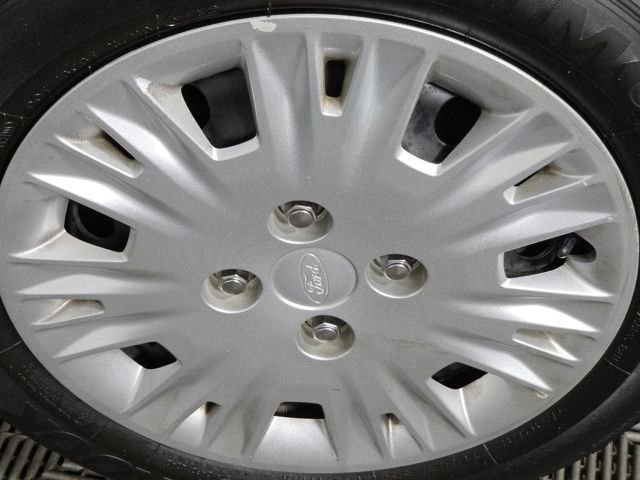 Certified 2017 Ford Fiesta SE image 12