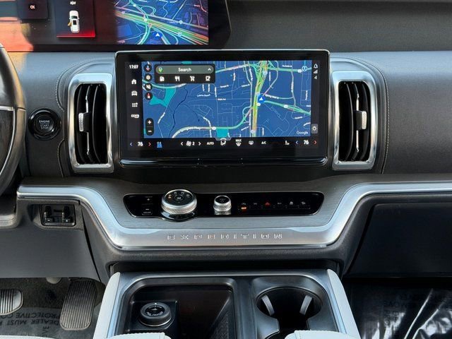 Certified 2025 Ford Expedition Max Platinum image 11