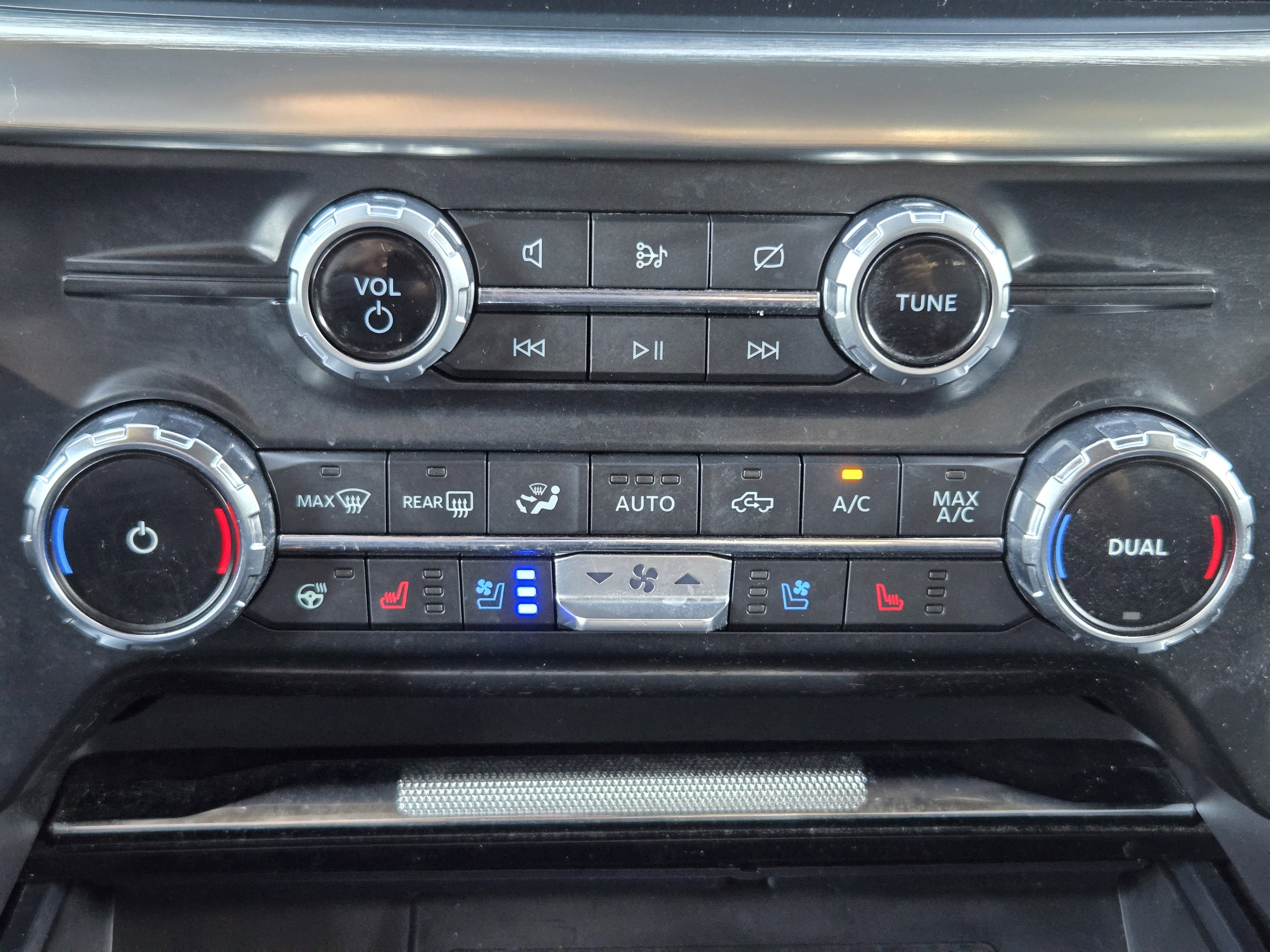 Certified 2022 Ford F150 Lariat w/ Equipment Group 502A High AWD/4WD image 14