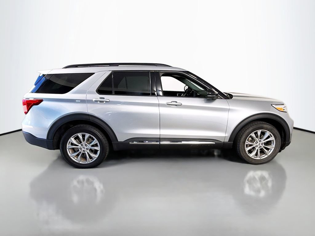 Certified 2024 Ford Explorer XLT w/ Equipment Group 202A AWD/4WD image 12
