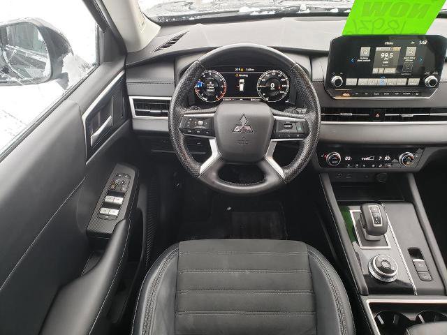 Used 2022 Mitsubishi Outlander SE image 15