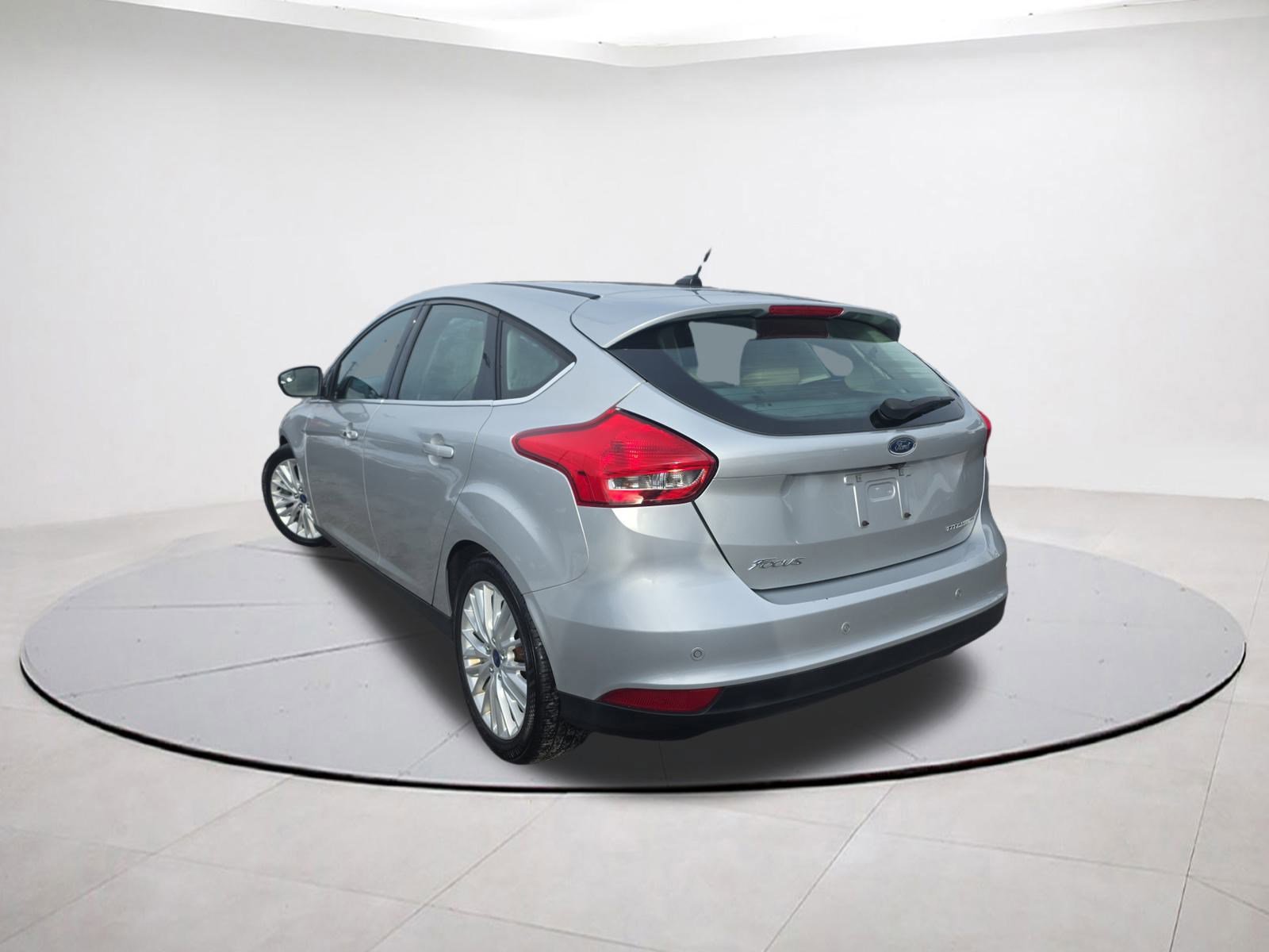 Certified 2018 Ford Focus Titanium image 3