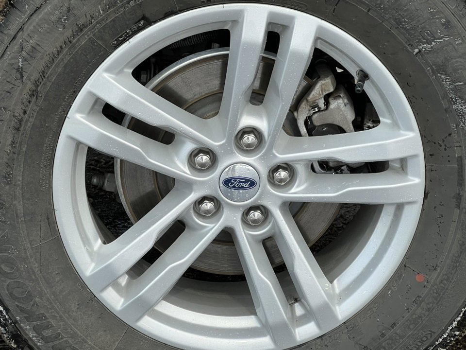 Certified 2023 Ford Explorer XLT w/ Equipment Group 202A image 9