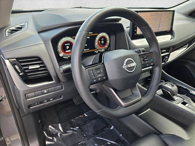 Used 2025 Nissan Rogue SL FWD image 9