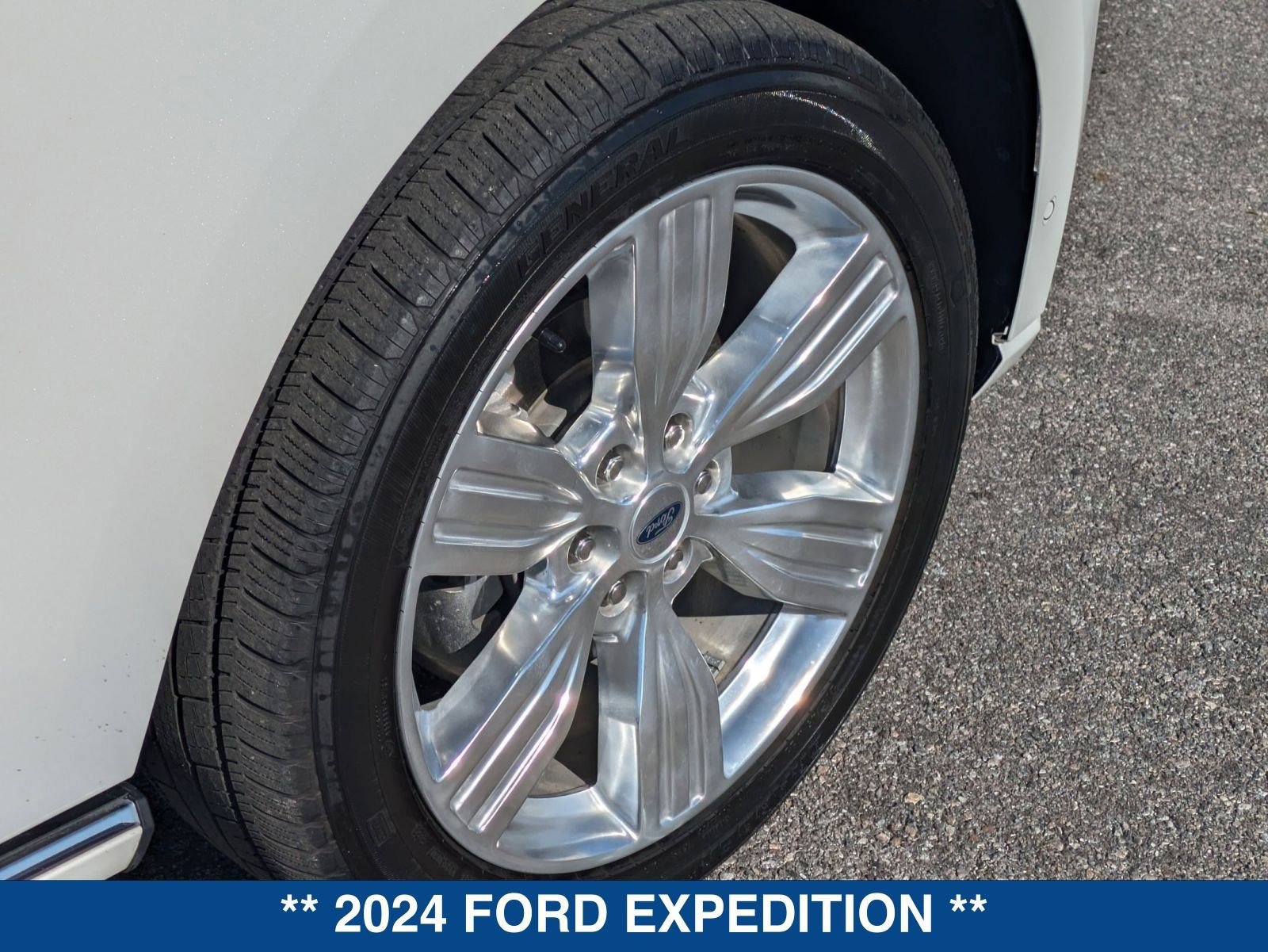 Certified 2024 Ford Expedition Platinum image 13