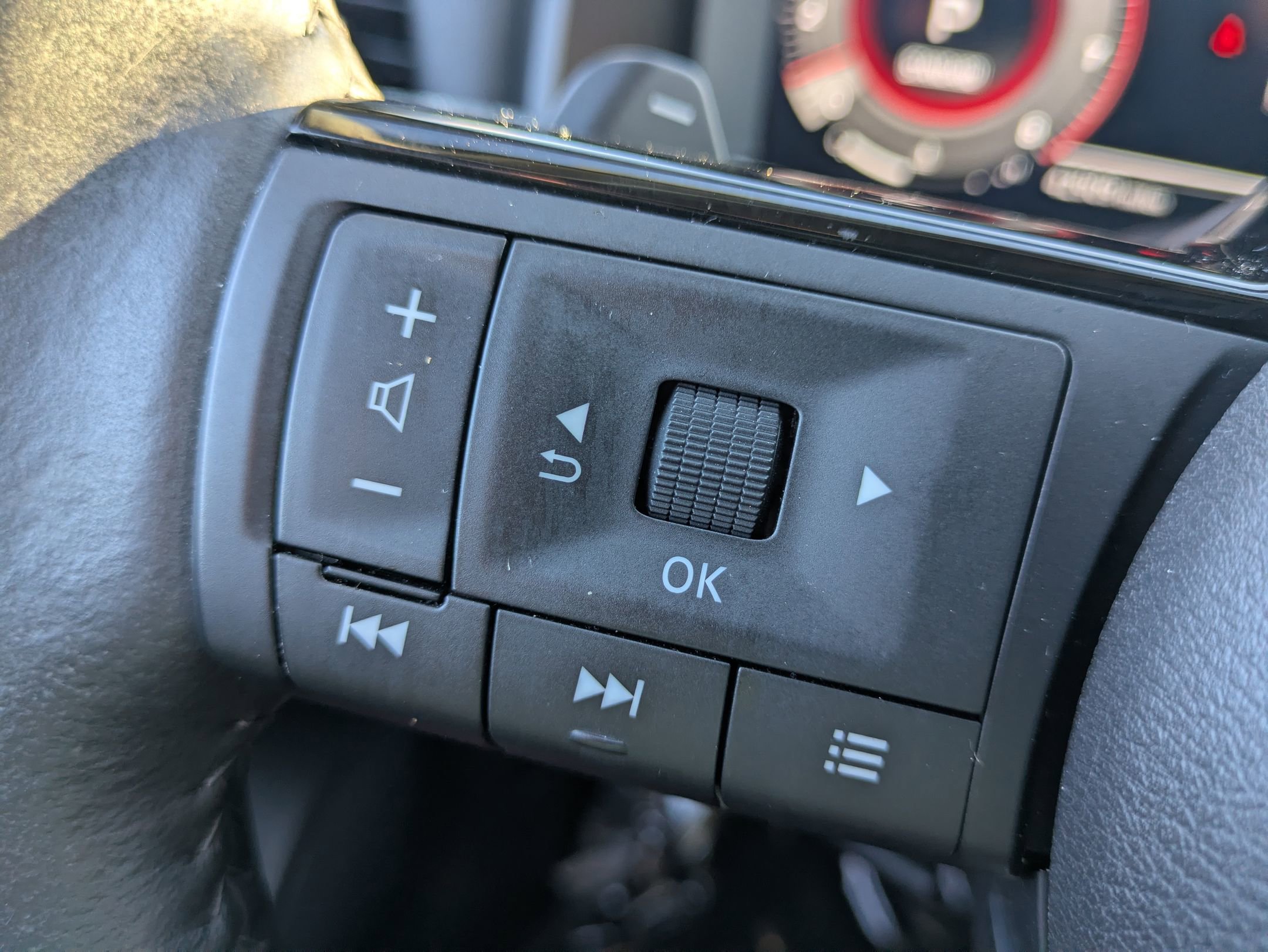 Used 2023 Nissan Rogue Platinum w/ Platinum Premium Package image 17