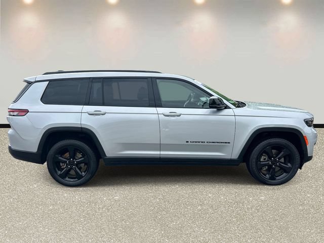 Used 2023 Jeep Grand Cherokee L Laredo AWD/4WD image 4