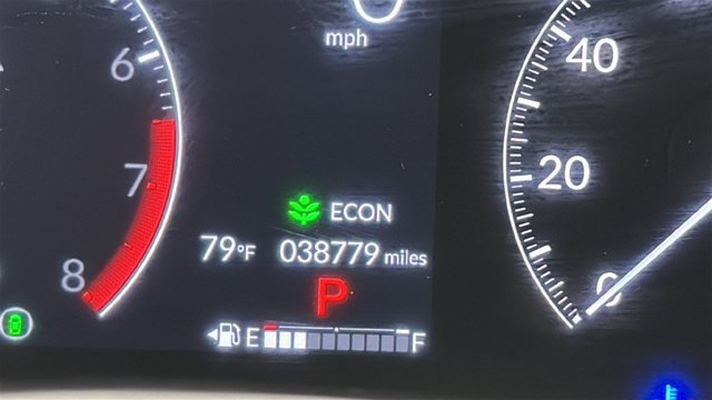 Used 2025 Honda Pilot Touring image 16