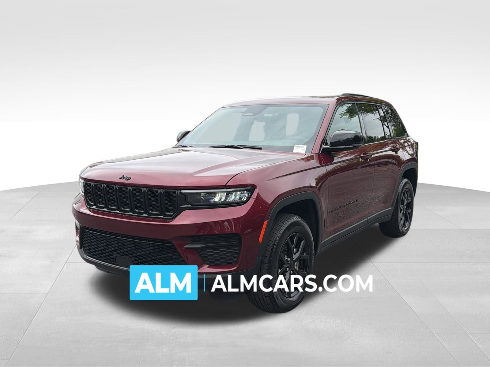 Used 2025 Jeep Grand Cherokee Altitude AWD/4WD image 1