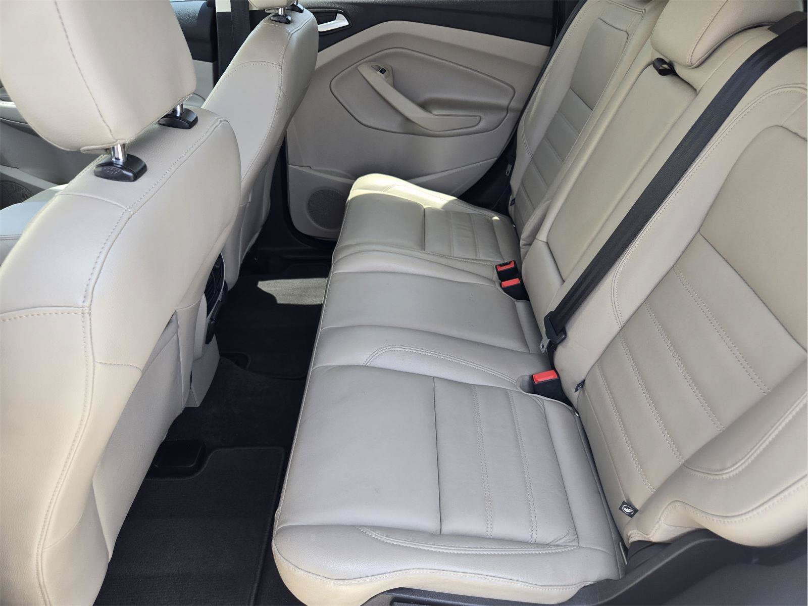 Certified 2019 Ford Escape Titanium w/ U9j03 - Titanium Tow Package AWD/4WD image 30