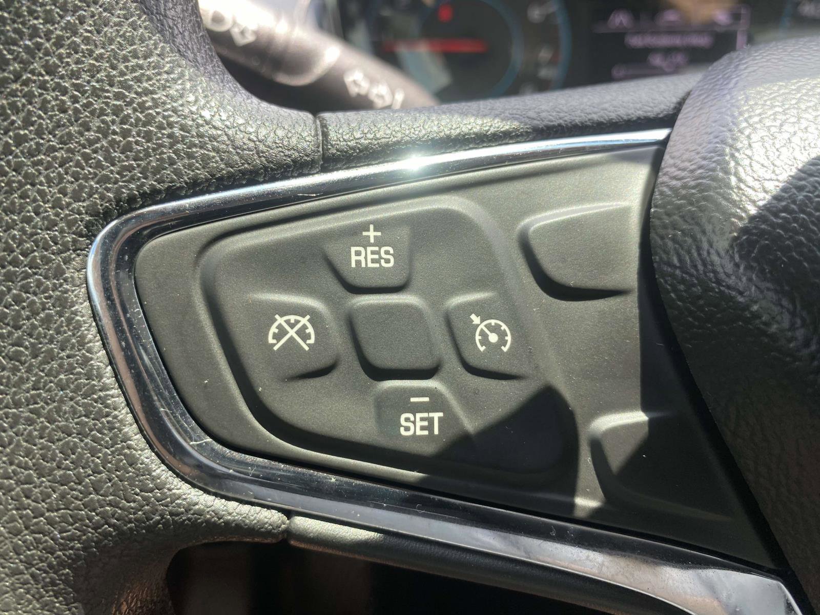 Used 2017 Chevrolet Cruze LT FWD image 16