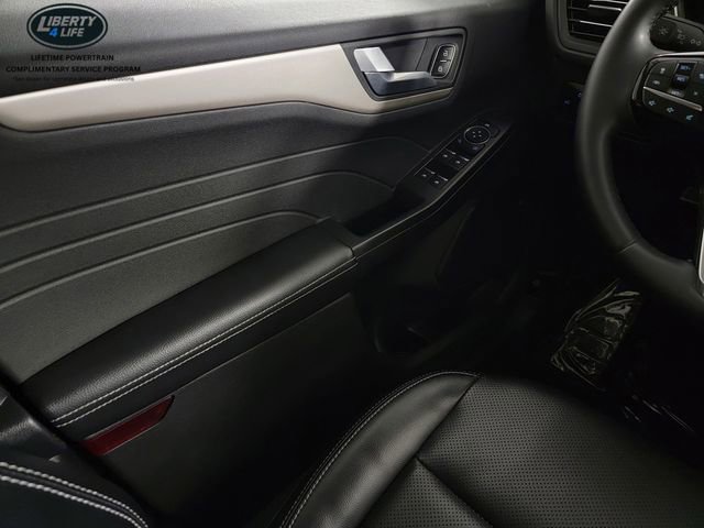 Certified 2022 Ford Escape SEL AWD/4WD image 32