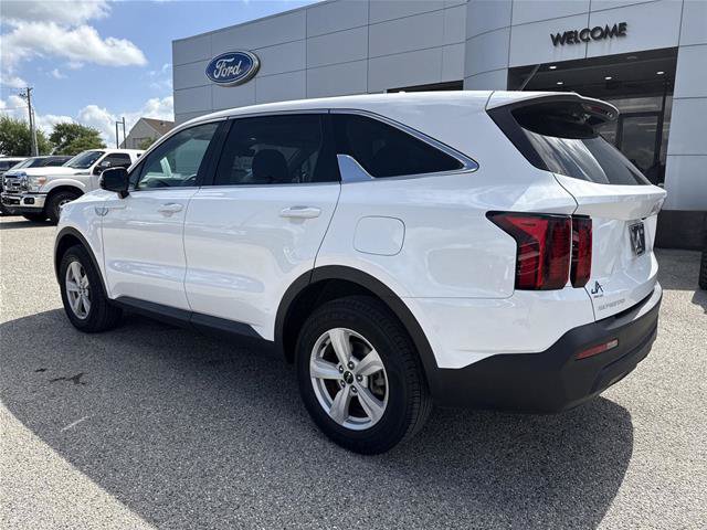 Used 2023 Kia Sorento LX AWD/4WD image 12