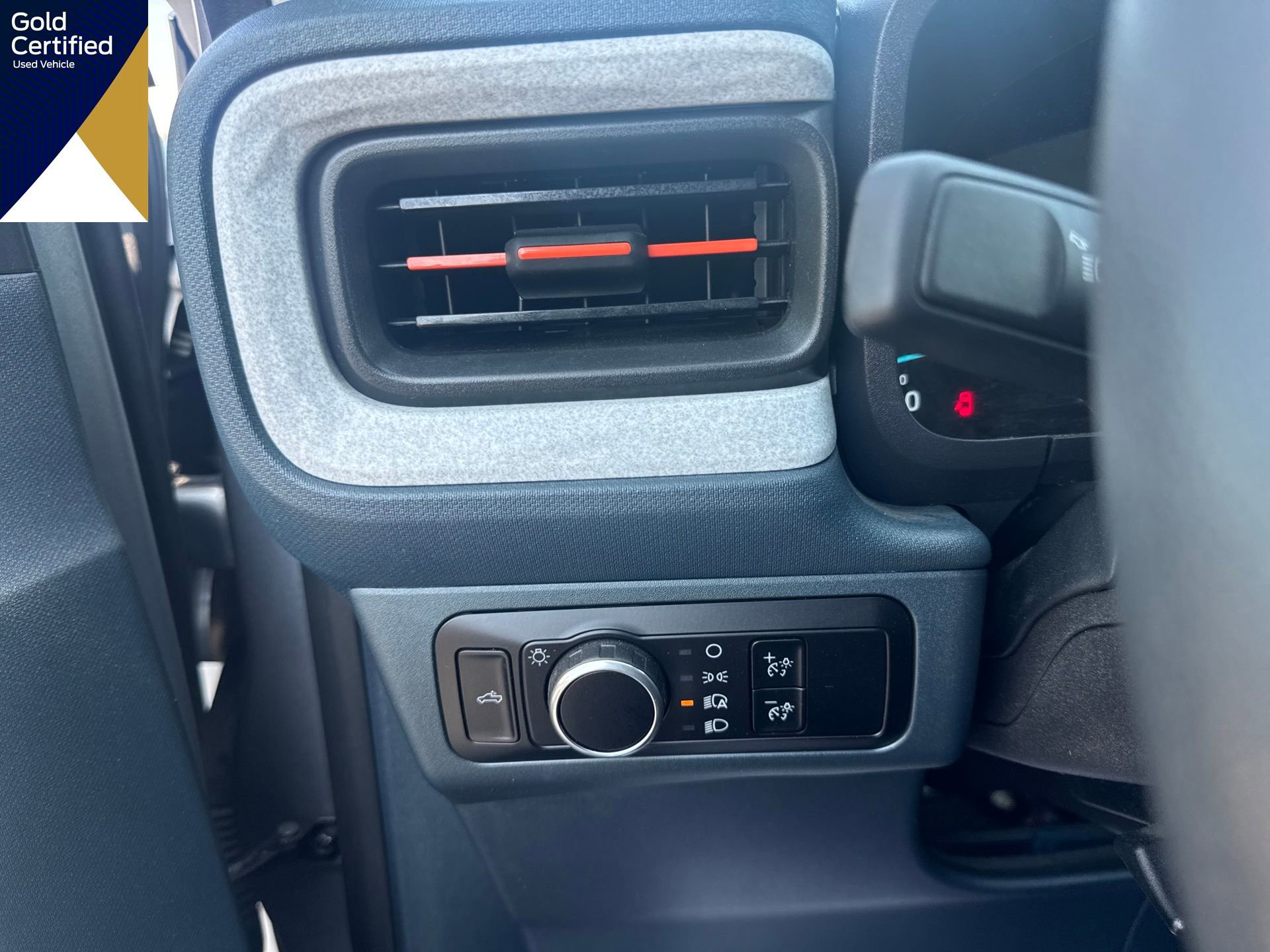 Certified 2024 Ford Maverick XLT image 38