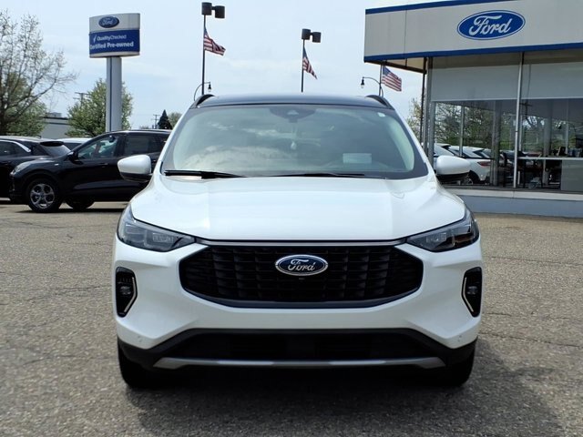 Certified 2023 Ford Escape Platinum w/ Premium Technology Package AWD/4WD image 19