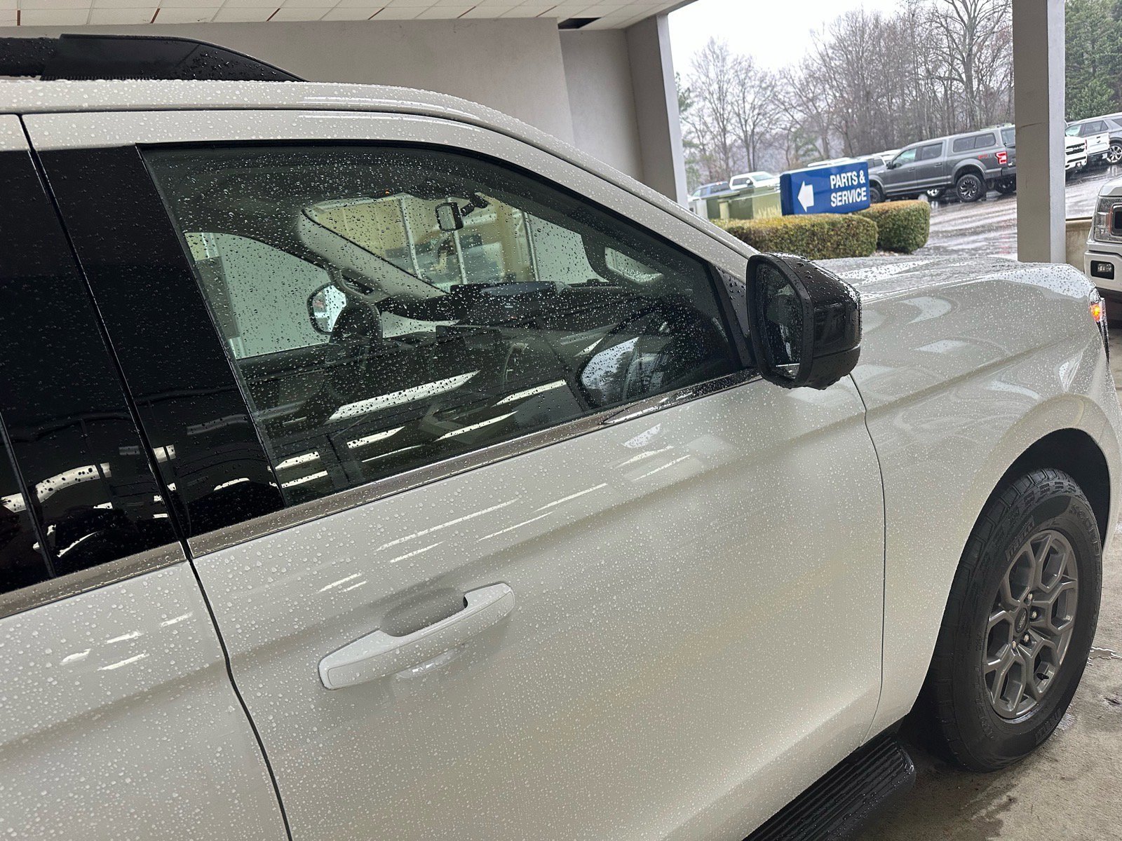 Certified 2025 Ford Expedition Active image 6