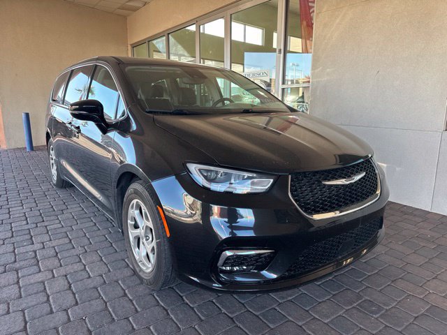 Used 2024 Chrysler Pacifica Limited FWD image 6