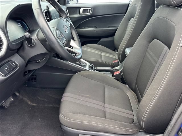 Used 2023 Hyundai Venue SEL FWD image 16