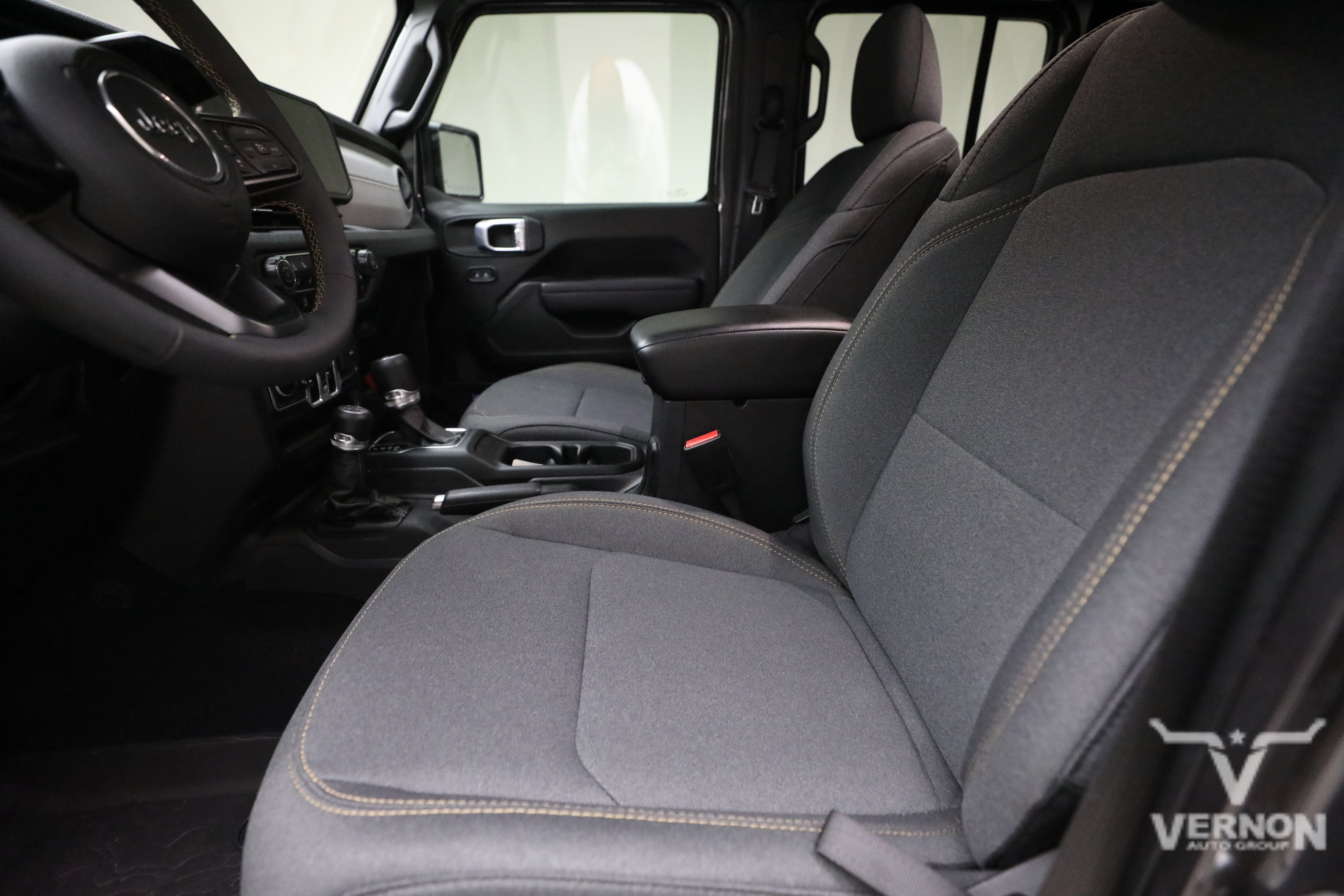 Used 2024 Jeep Wrangler Unlimited Sport AWD/4WD image 10