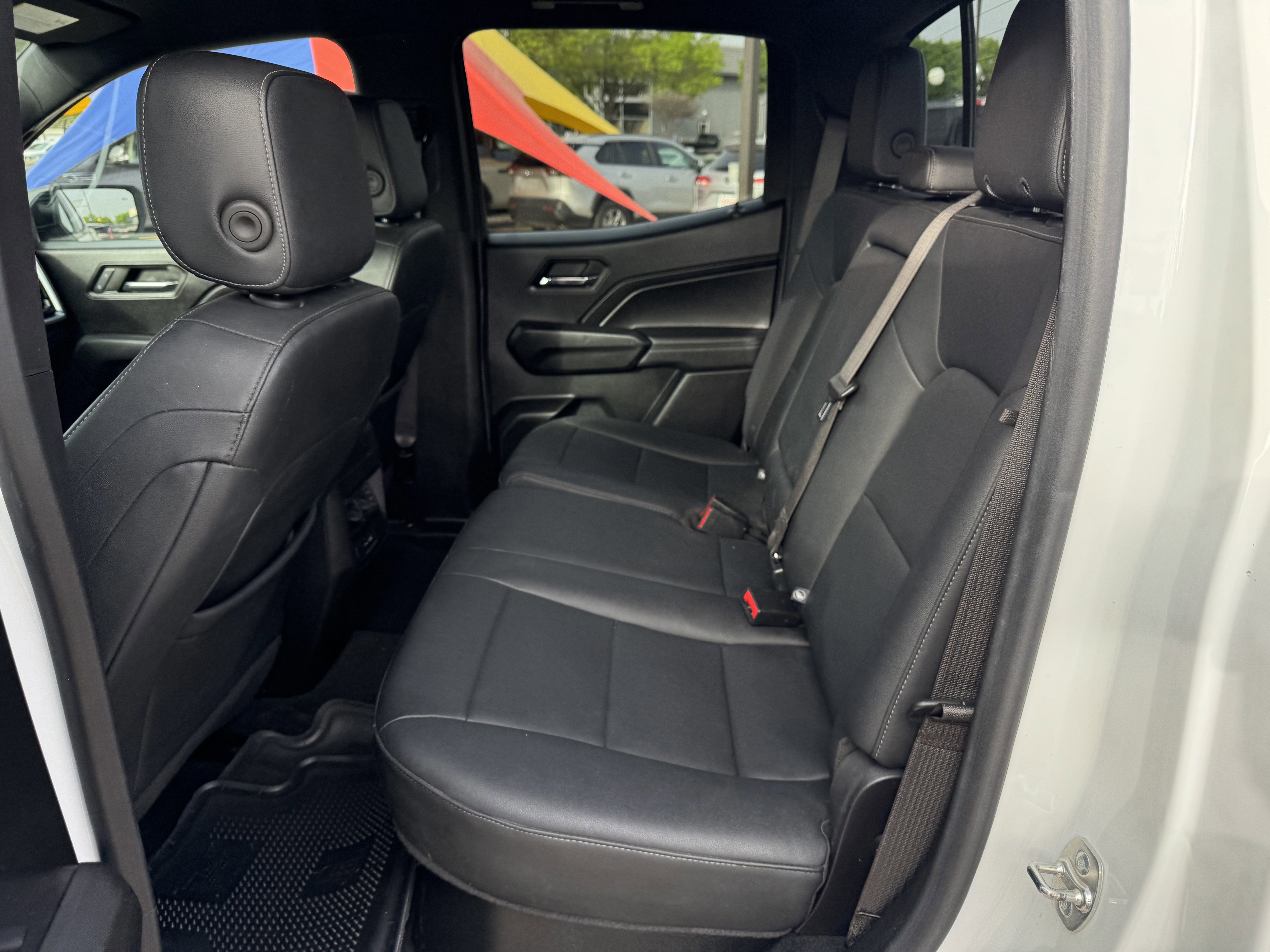 Used 2024 GMC Canyon Elevation w/ Elevation Premium Package image 12