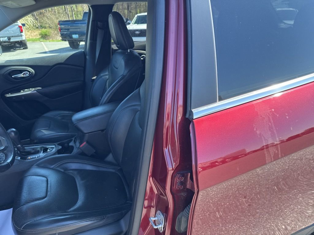 Used 2019 Jeep Cherokee Limited AWD/4WD image 11