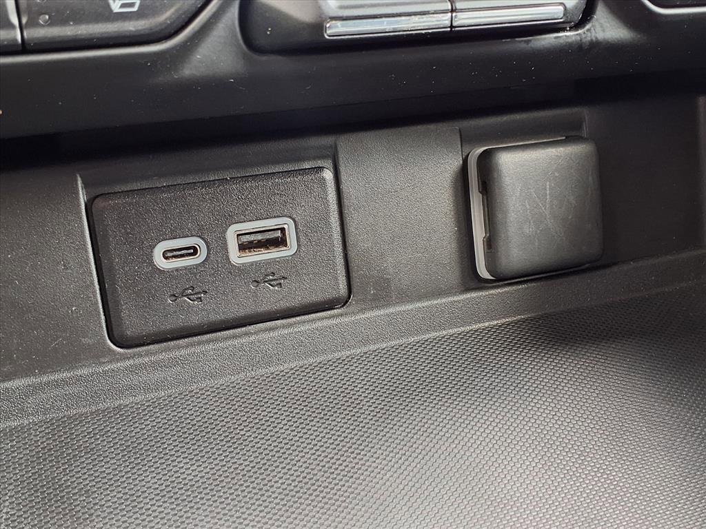 Used 2024 Chevrolet Suburban RST image 27