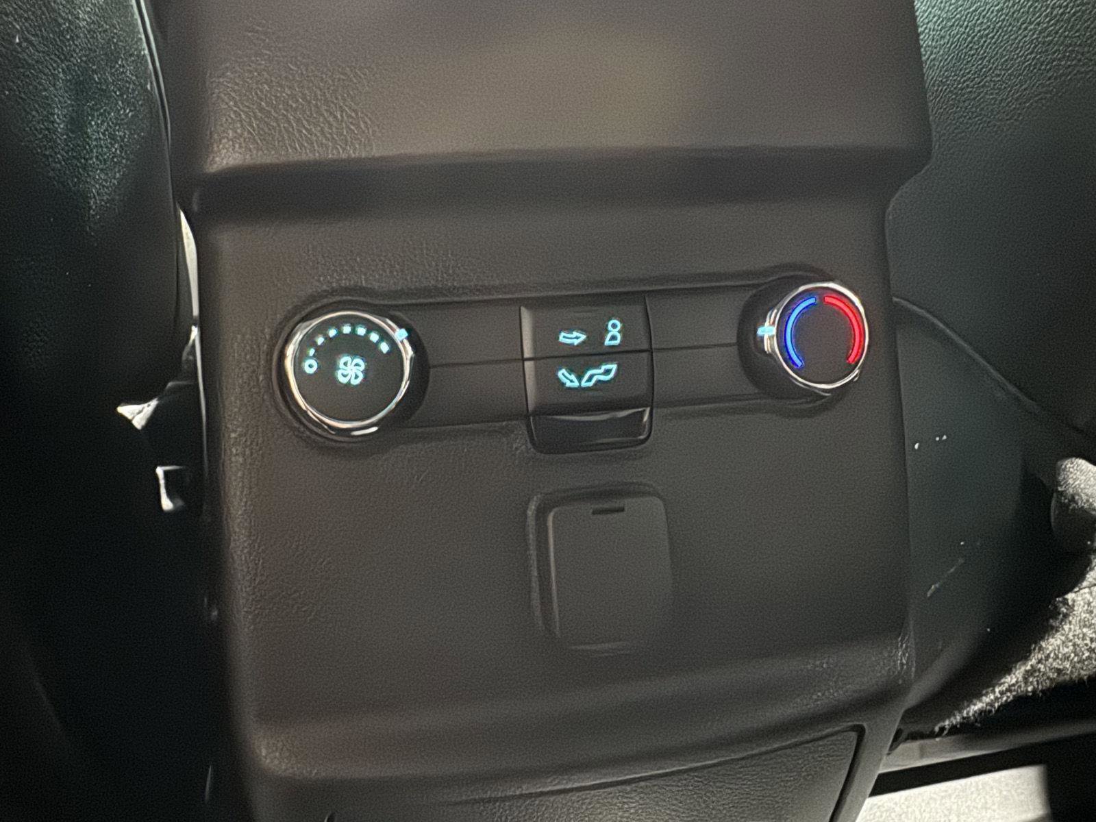 Certified 2017 Ford Explorer XLT w/ Equipment Group 202A FWD image 37