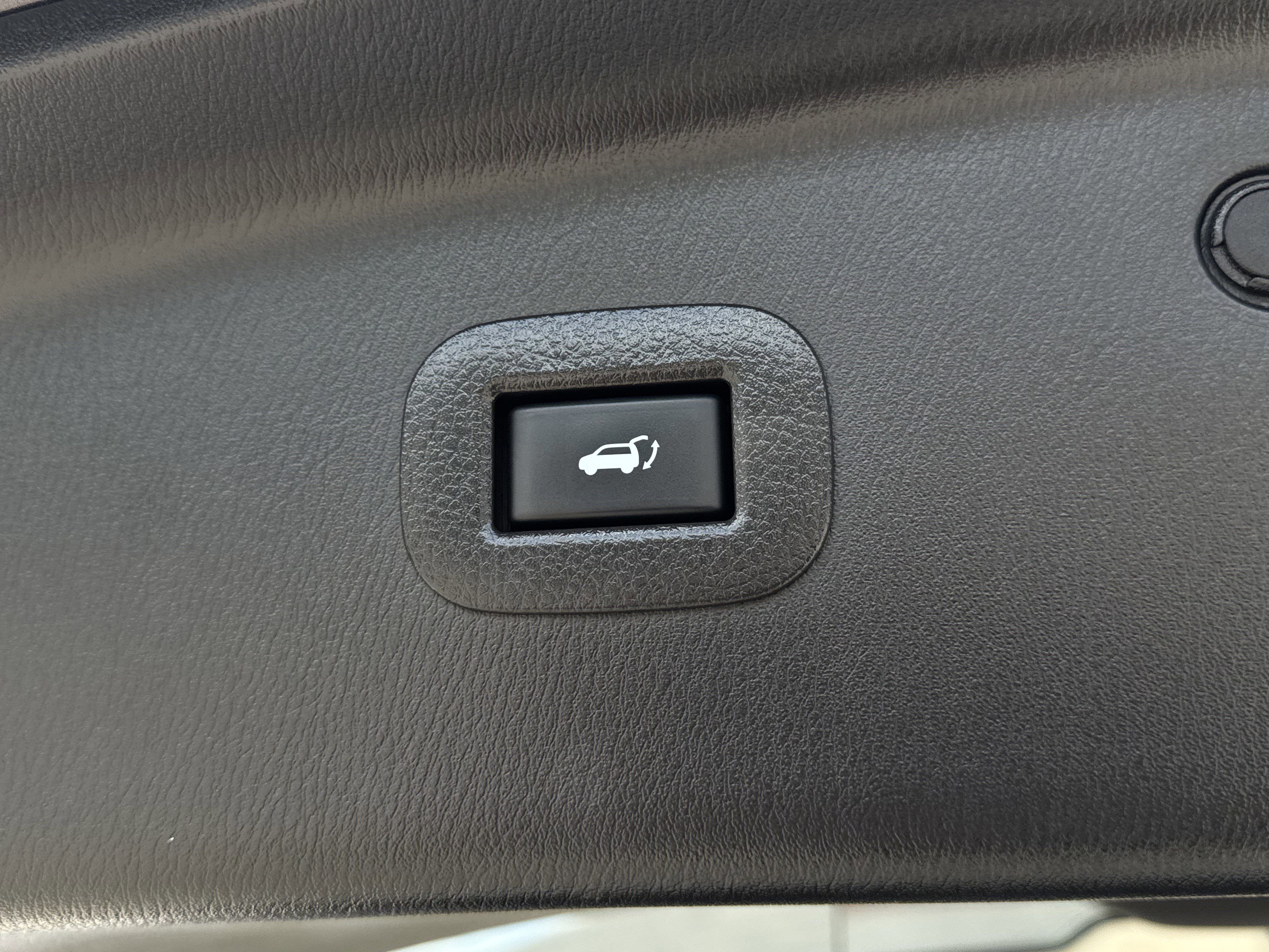 Used 2024 INFINITI QX80 Luxe image 13