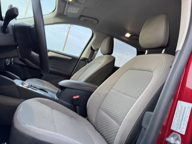 Certified 2022 Ford Escape SE w/ SE Sport Appearance Package image 9