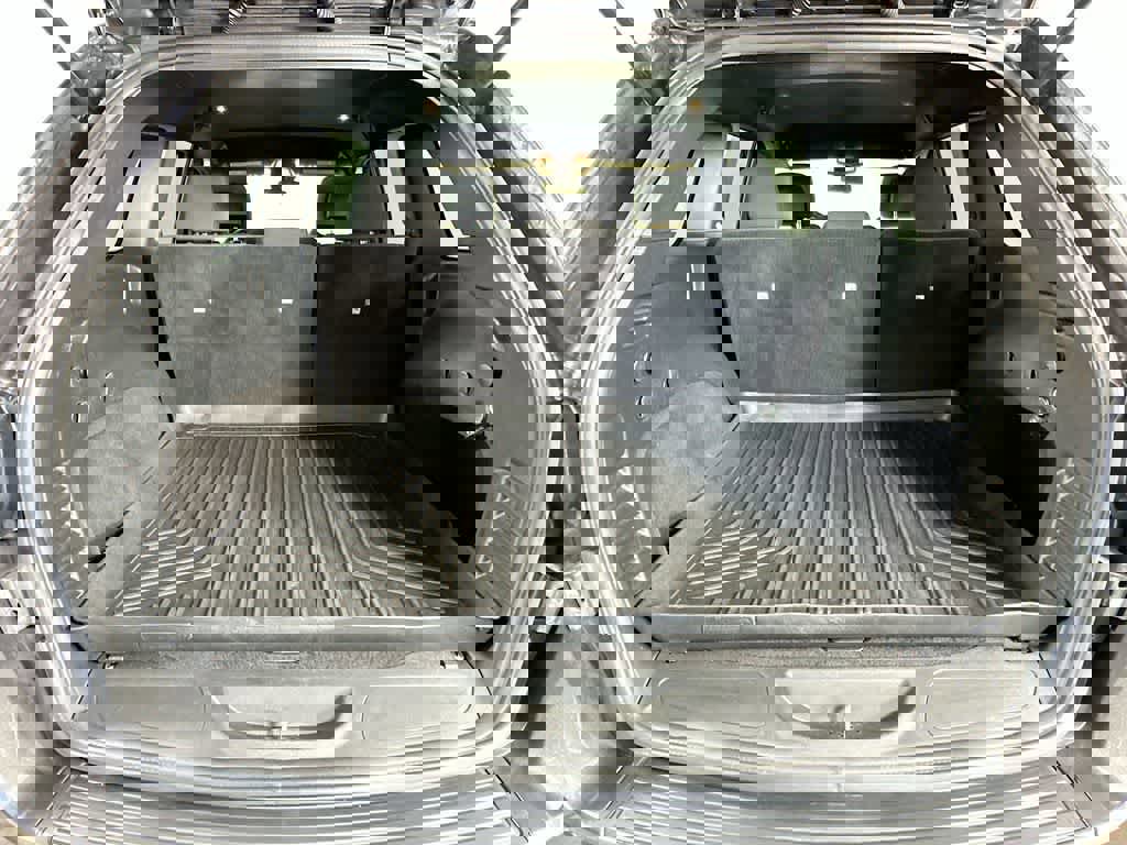 Used 2021 Jeep Grand Cherokee Laredo image 24