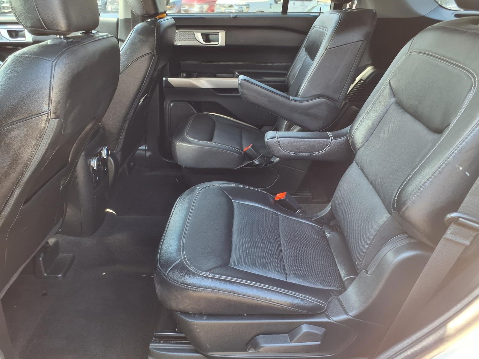 Certified 2023 Ford Explorer Limited w/ Hybrid Equipment Group 310A RWD image 11