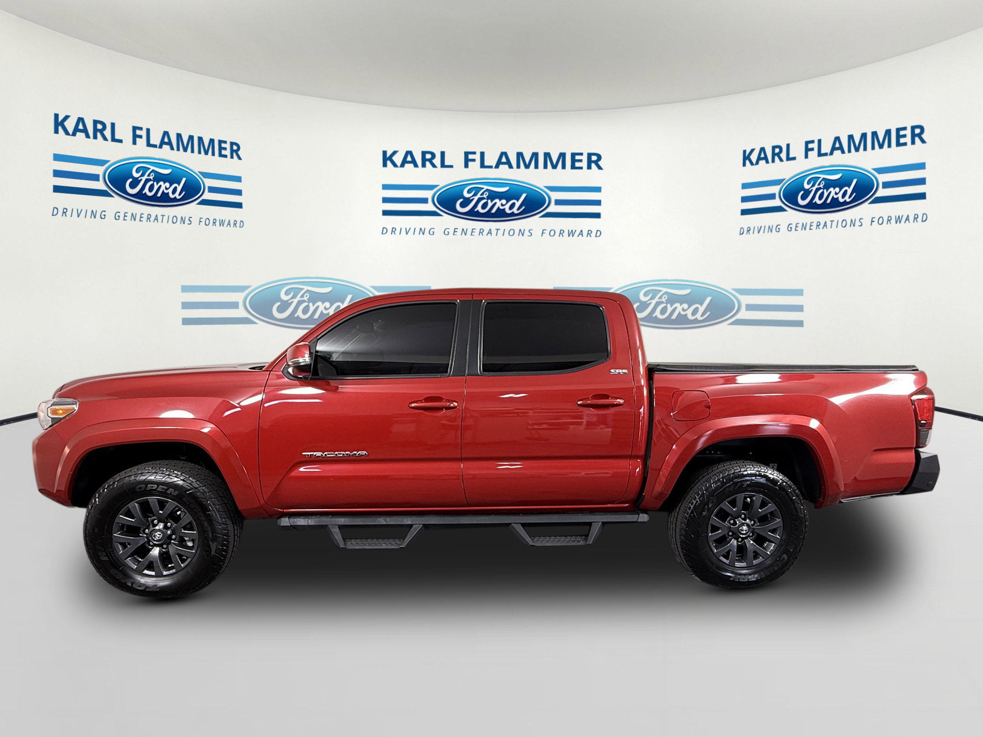 Used 2023 Toyota Tacoma SR5 w/ Technology Package AWD/4WD image 5