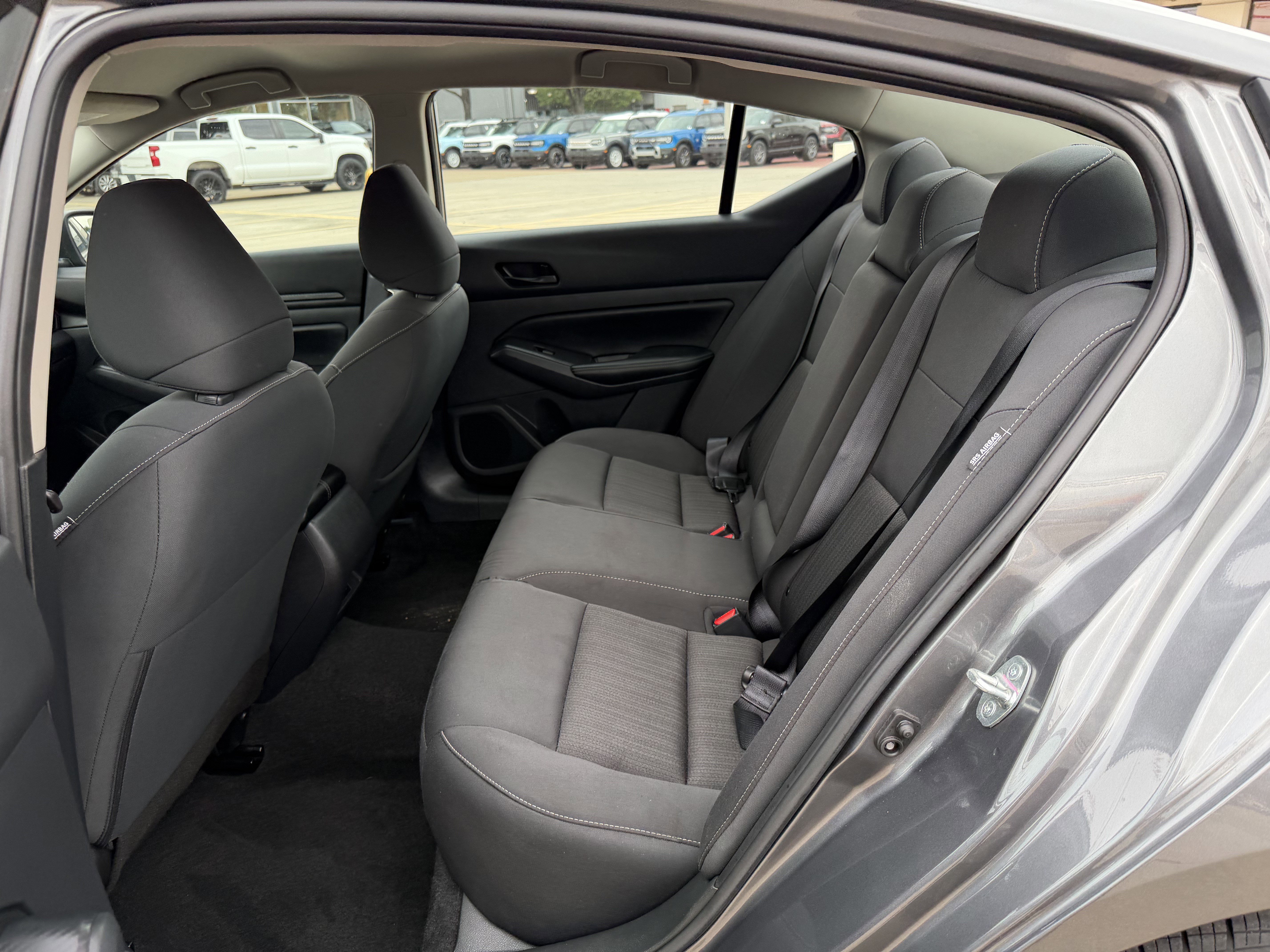 Used 2025 Nissan Altima 2.5 SV FWD image 12