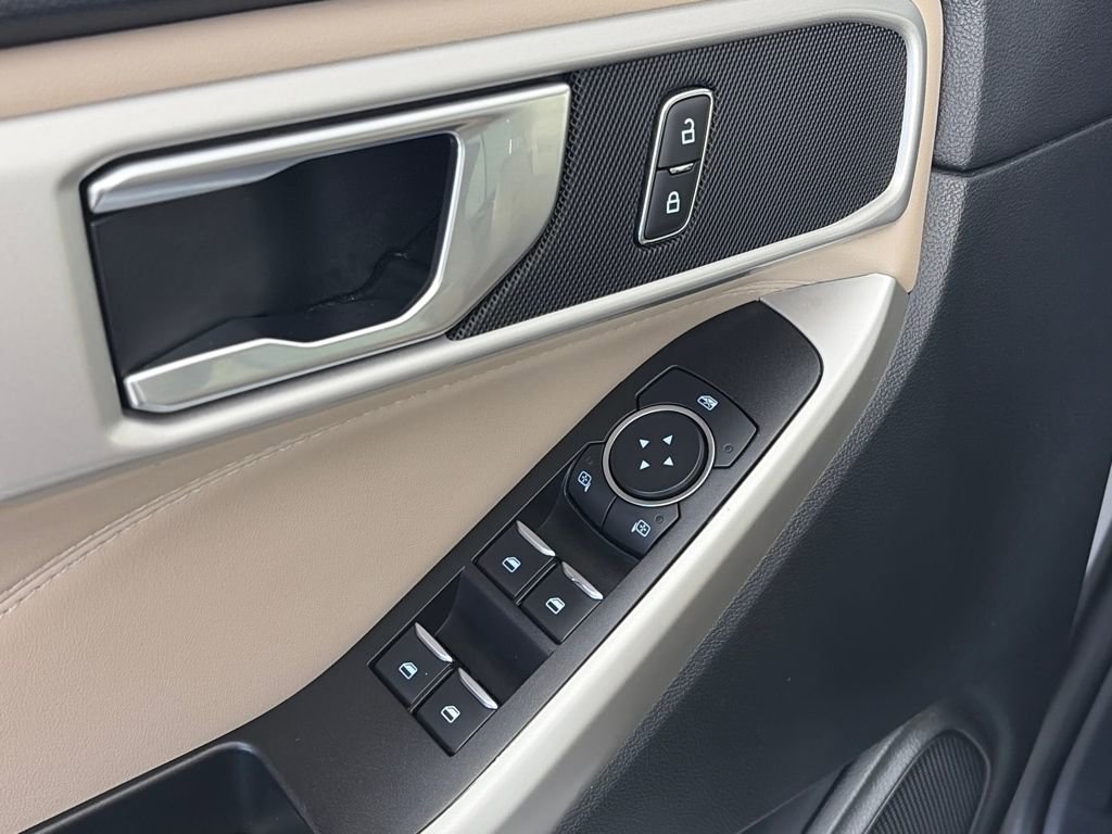 Certified 2022 Ford Explorer XLT w/ Equipment Group 202A image 25