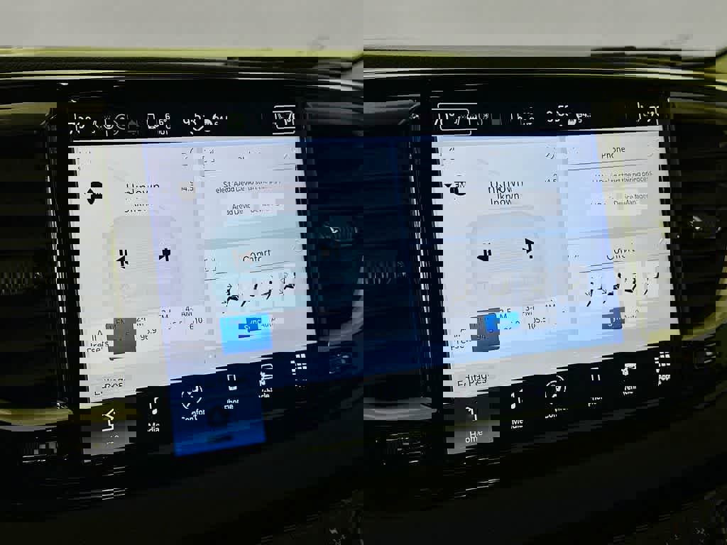 Used 2024 Chrysler Pacifica Touring-L image 20