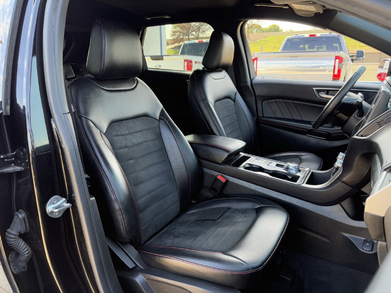 Certified 2024 Ford Edge ST-Line AWD/4WD image 28