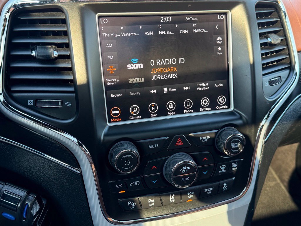 Used 2018 Jeep Grand Cherokee Summit w/ Platinum Series Group AWD/4WD image 32
