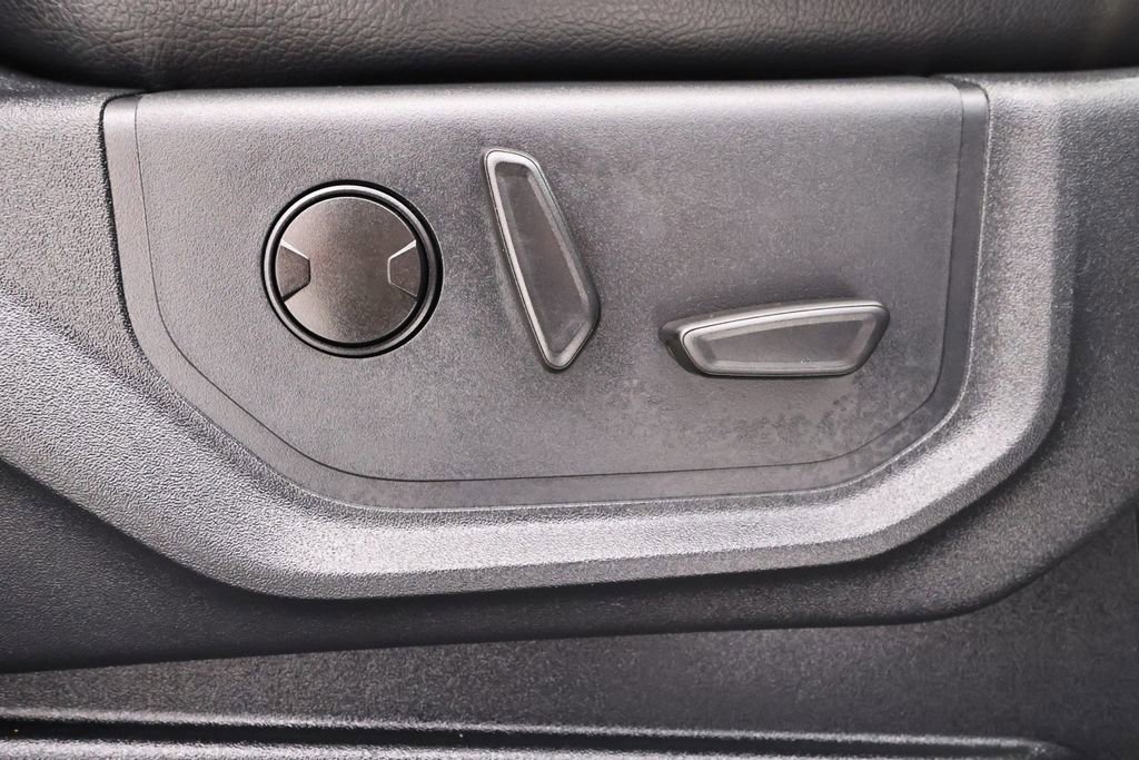 Certified 2022 Ford F350 Lariat w/ Tremor Off-Road Package image 20