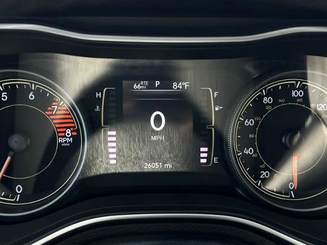 Used 2021 Jeep Cherokee Latitude Lux FWD image 16