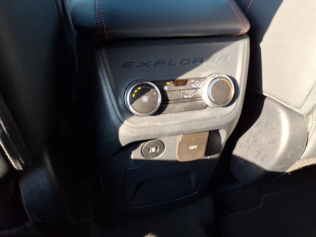 Certified 2025 Ford Explorer ST-Line image 13