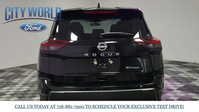Used 2024 Nissan Rogue SV image 5