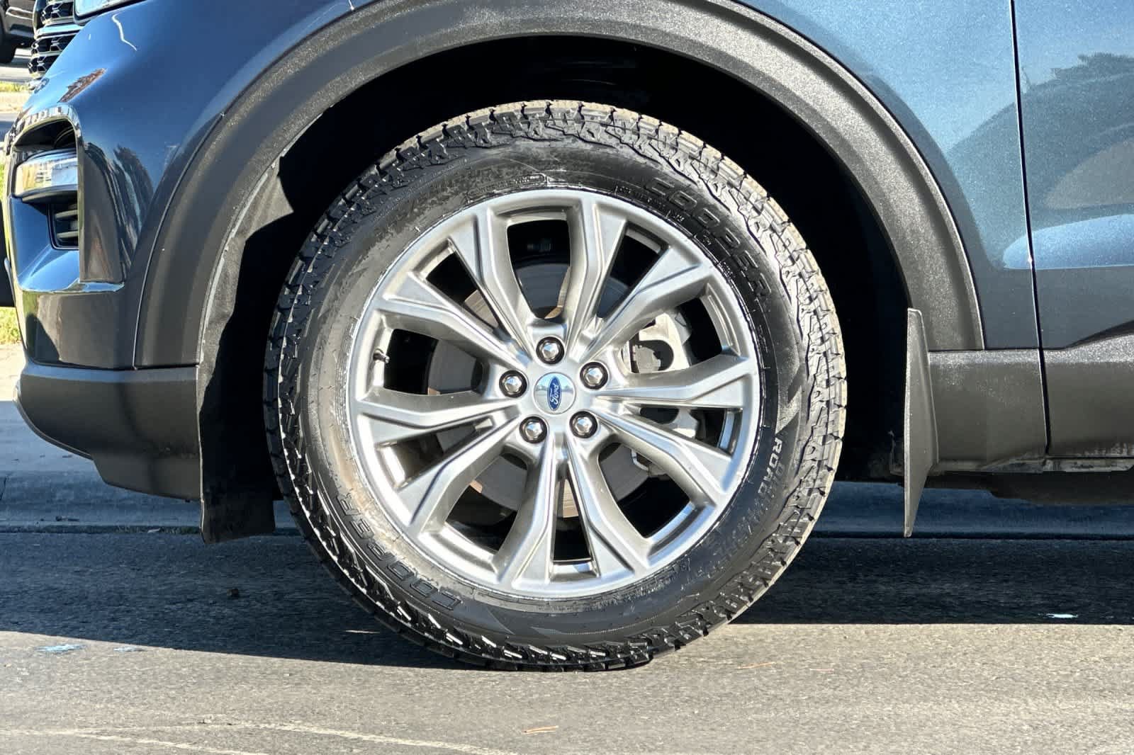 Certified 2023 Ford Explorer XLT w/ Equipment Group 202A AWD/4WD image 28