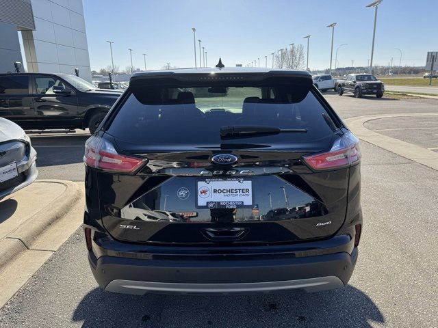 Certified 2022 Ford Edge SEL w/ Convenience Package image 2