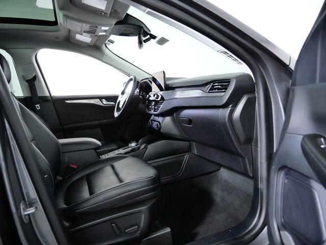 Certified 2022 Ford Escape Titanium w/ Class II Trailer Tow Package image 10