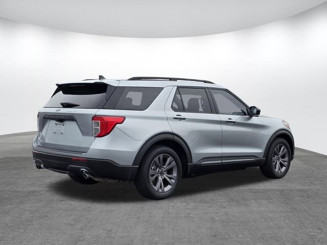 Certified 2022 Ford Explorer XLT w/ Equipment Group 202A RWD image 4