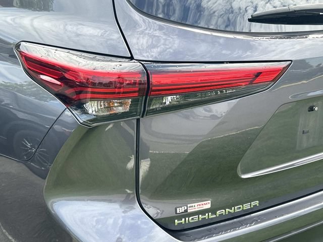 Used 2023 Toyota Highlander XSE FWD image 7