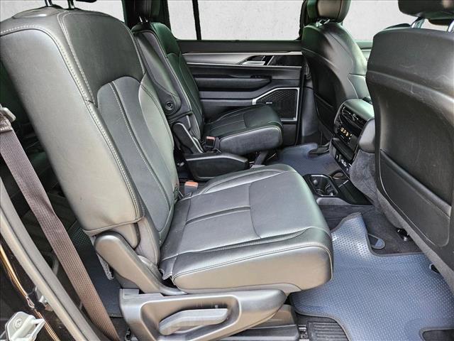 Used 2024 Jeep Wagoneer L Series II w/ Convenience Group I AWD/4WD image 22