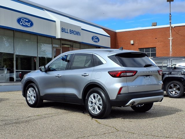 Certified 2023 Ford Escape Active w/ Tech Pack #2 AWD/4WD image 2