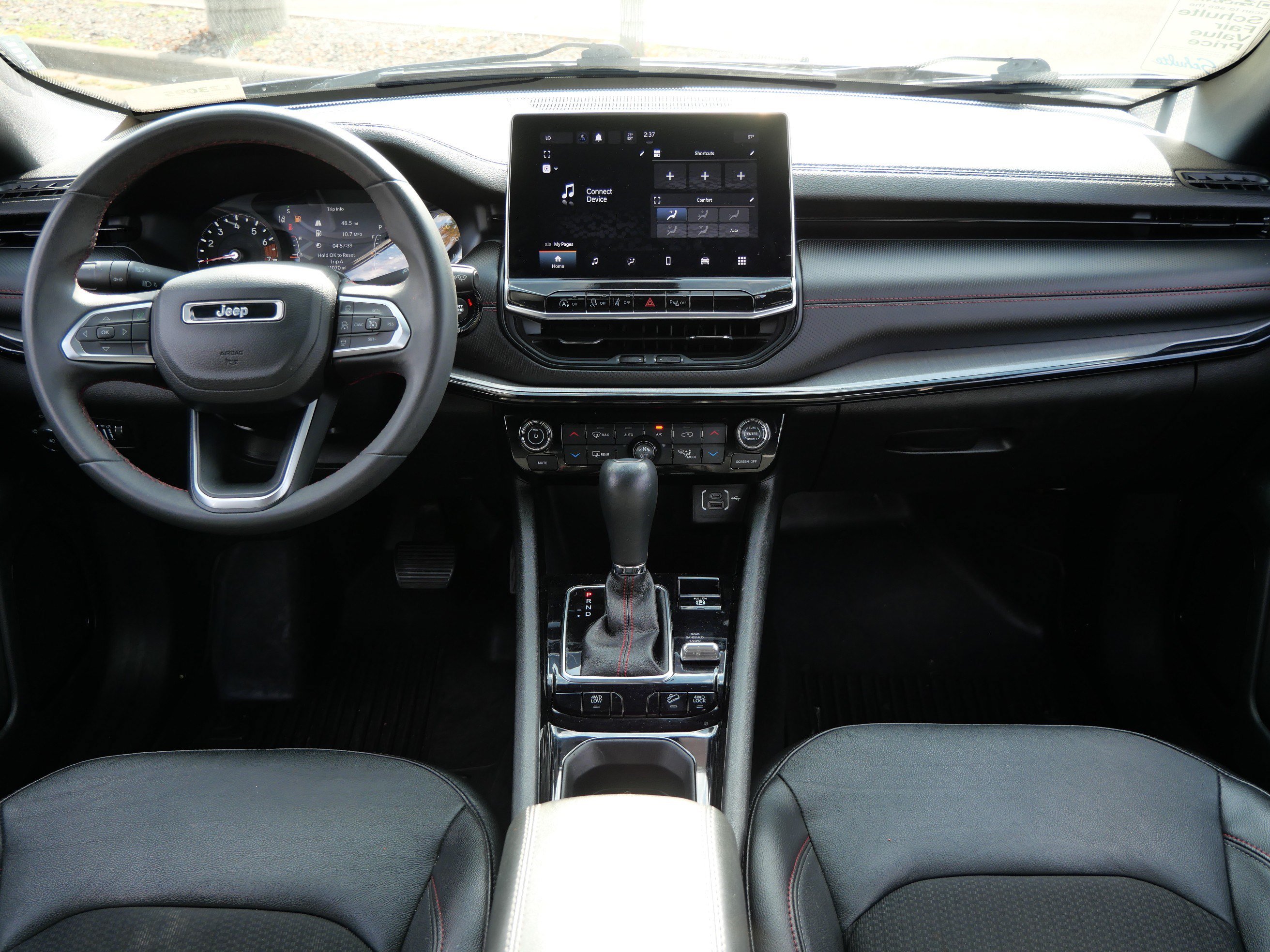 Used 2023 Jeep Compass Trailhawk AWD/4WD image 10