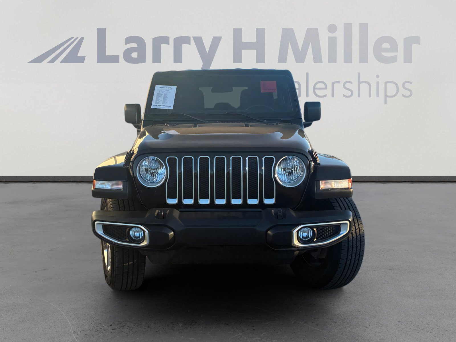 Used 2021 Jeep Wrangler Unlimited Sahara w/ Safety Group image 9